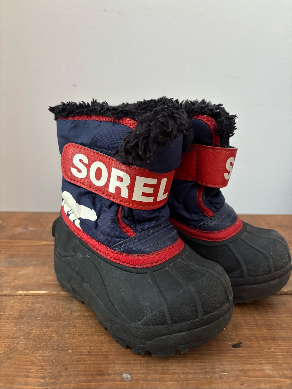Sorel Snow Commander Kids' Navy and Red Winter Boots Size 6